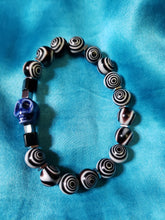 Load image into Gallery viewer, Black and white glass bead bracelet
